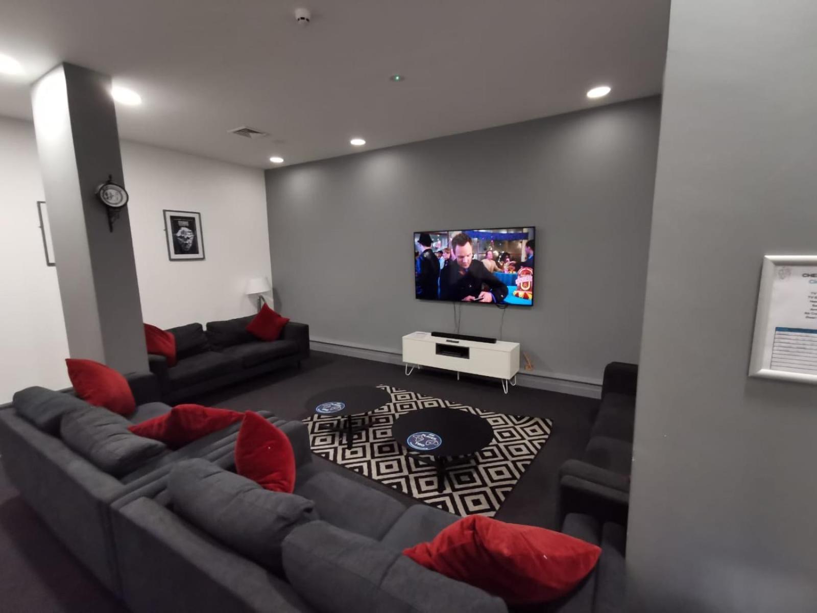 Апартаменты For Students Only At Great Patrick Street Белфаст Экстерьер фото