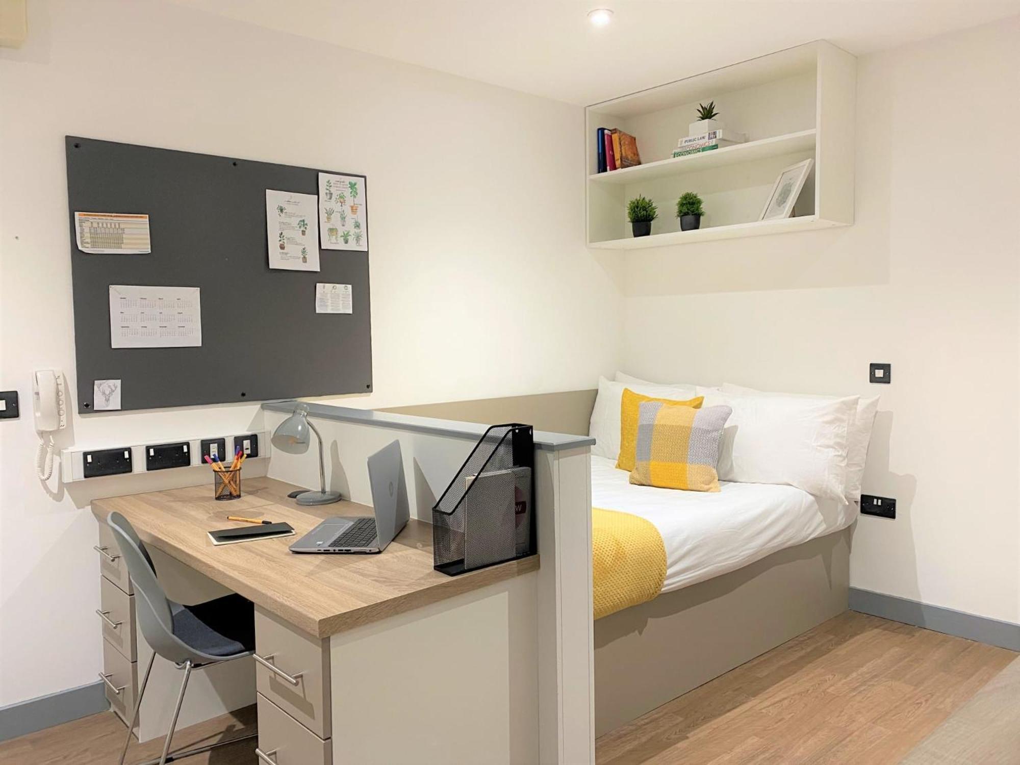 Апартаменты For Students Only At Great Patrick Street Белфаст Экстерьер фото